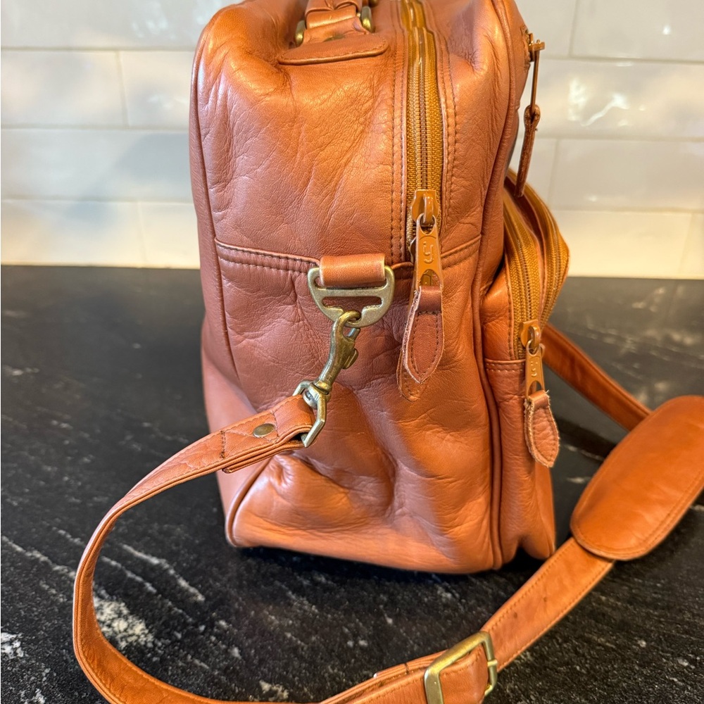 Brown Leather Messenger Bag with Adjustable Strap, Great for Travel or Everyday - Picture 3 of 14